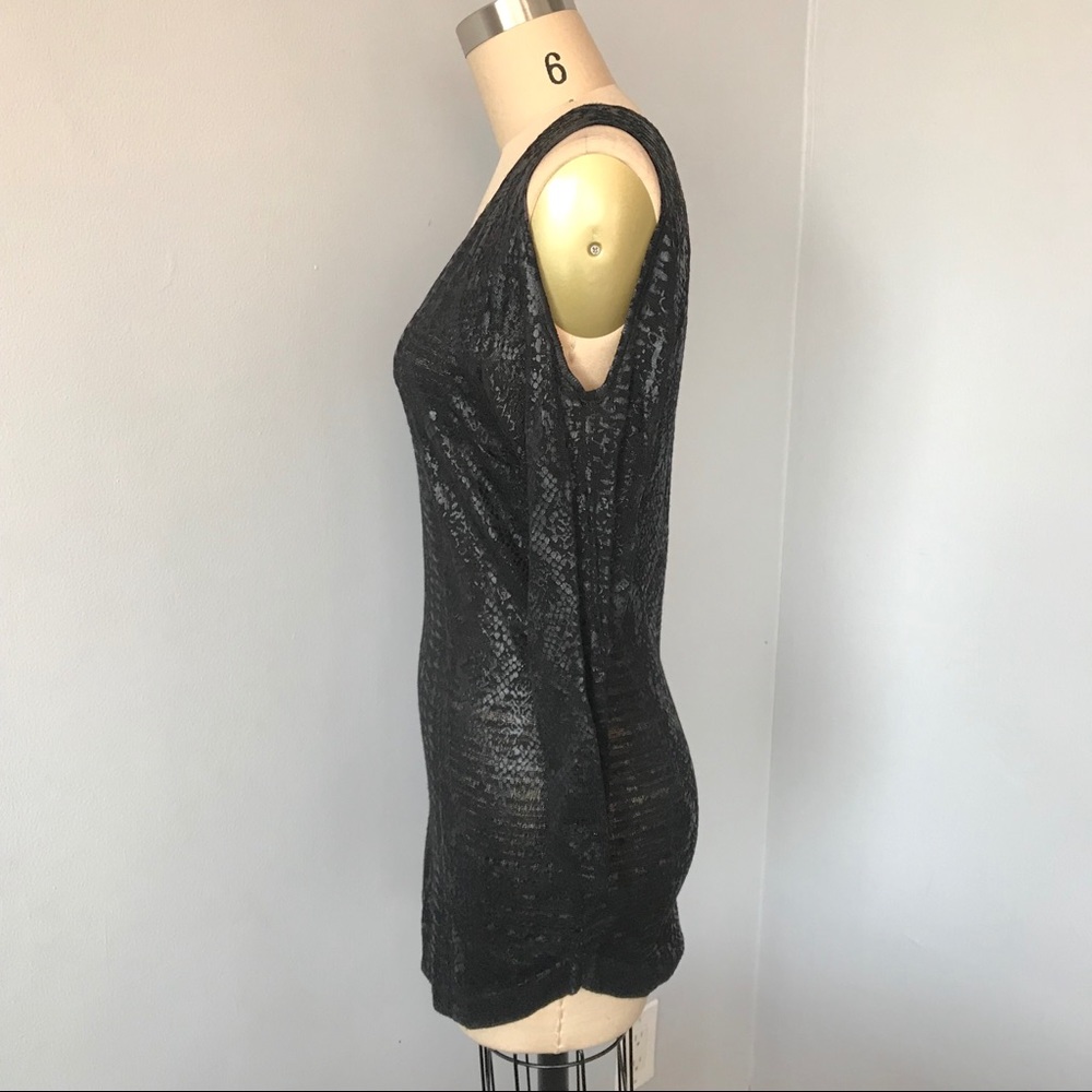 Cache Cold Shoulder Top - Picture 3 of 8